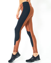 Load image into Gallery viewer, HALSTON LEGGINGS